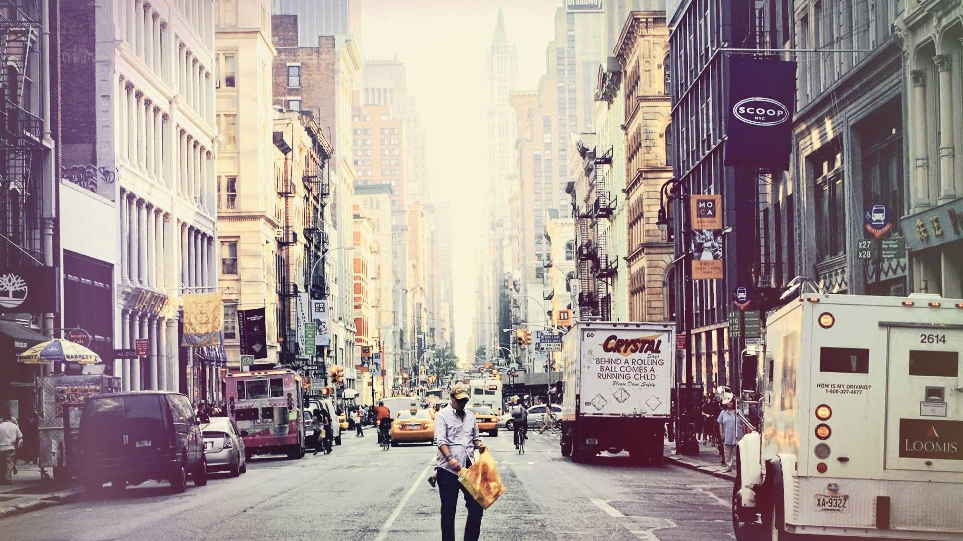 Фотка суета с ноутбуком