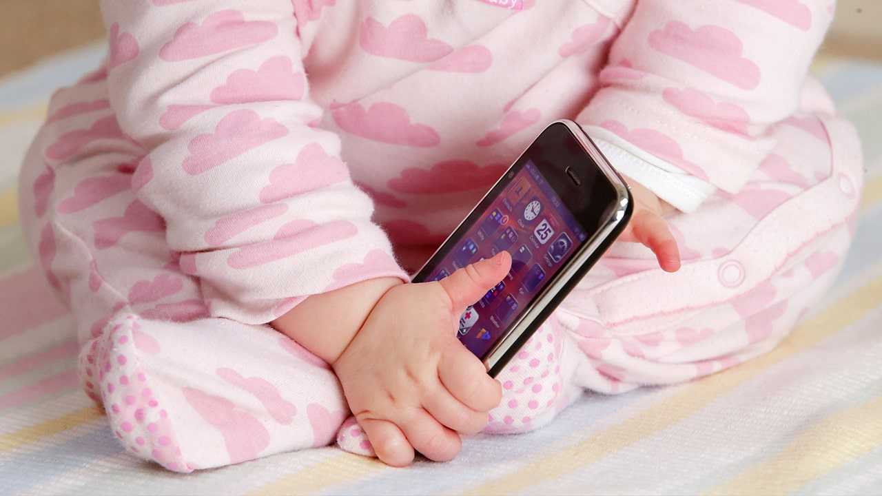 Почему нельзя ставить фото на заставку телефона, в том числе свое, детей, пары и др | твой сетевичок